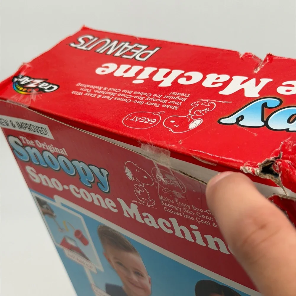 Cra-Z-Art Peanuts Snoopy Sno-cone Machine with 4-Flavor Refill Pack Set NEW